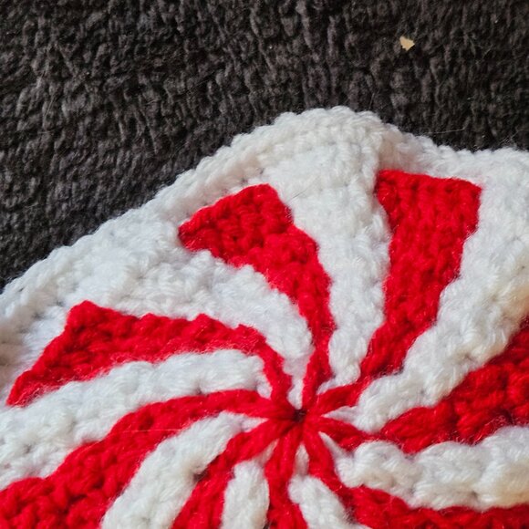 Peppermint Throw Holiday Blanket - Picture 4 of 4